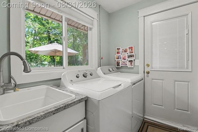 3144 Upton Drive, Troy, MI 48084