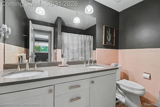 3144 Upton Drive, Troy, MI 48084