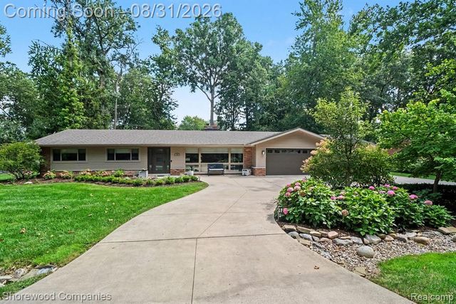 3144 Upton Drive, Troy, MI 48084
