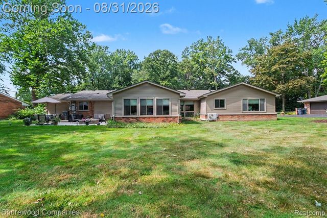 3144 Upton Drive, Troy, MI 48084