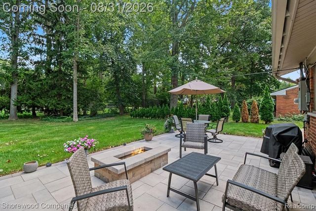 3144 Upton Drive, Troy, MI 48084