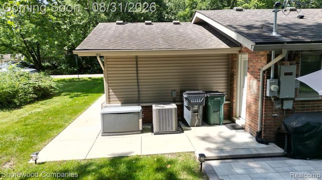 3144 Upton Drive, Troy, MI 48084