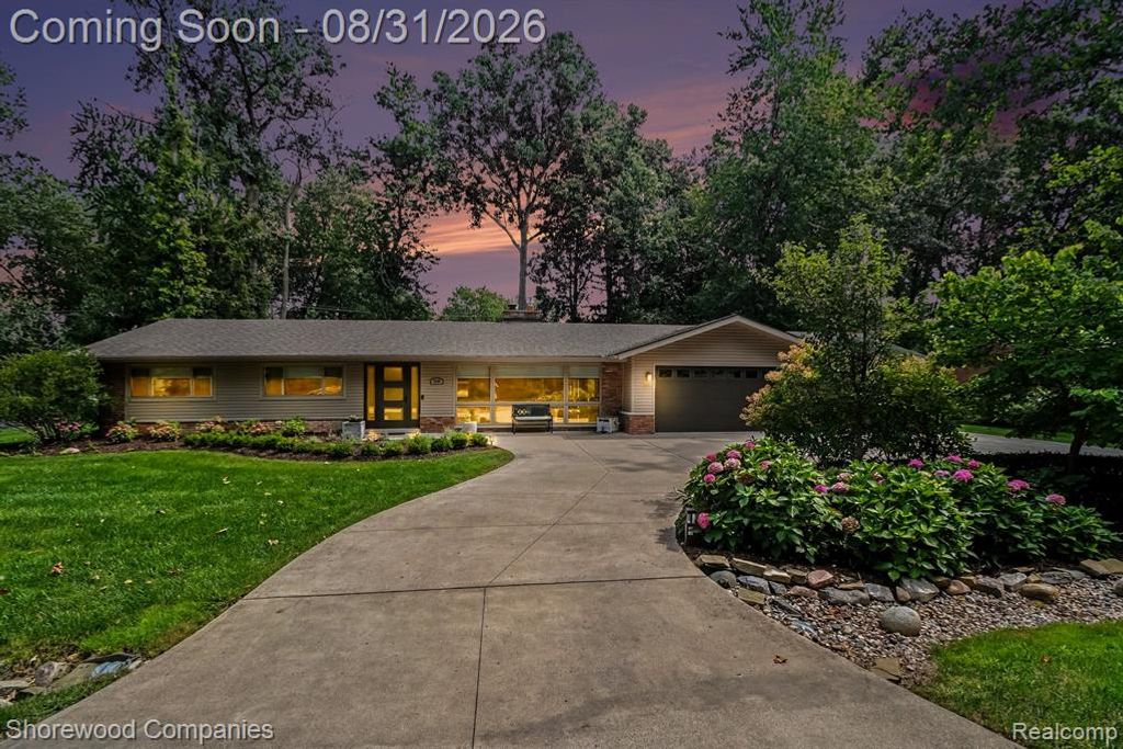 3144 Upton Drive, Troy, MI 48084