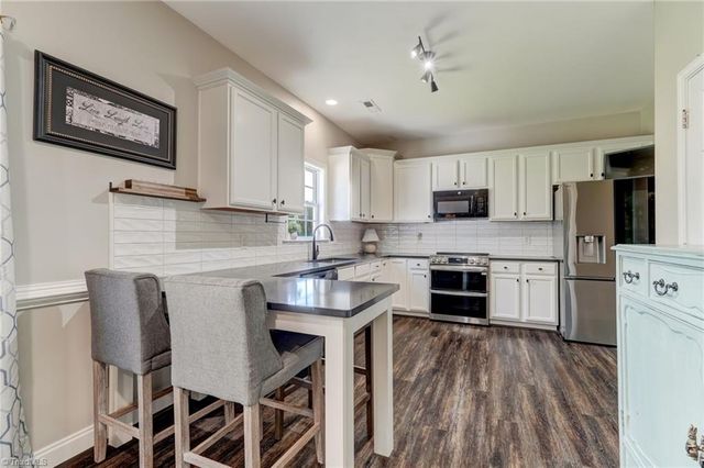 1819 Longmont Drive, Kernersville, NC 27284