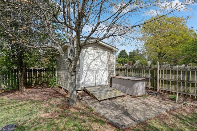 1819 Longmont Drive, Kernersville, NC 27284
