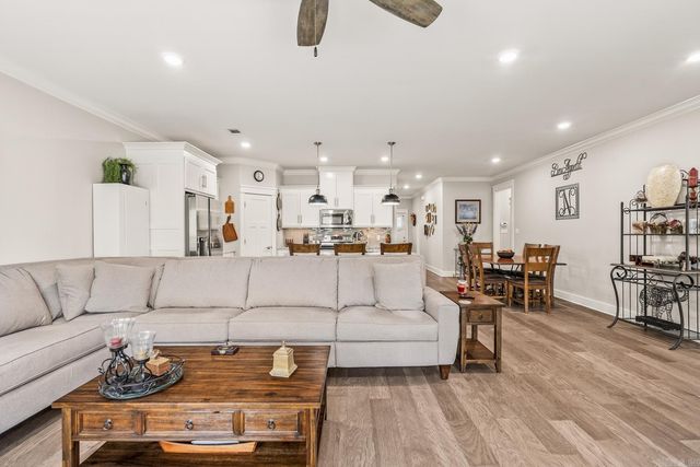 122 Lydia Drive, Maumelle, AR 72113