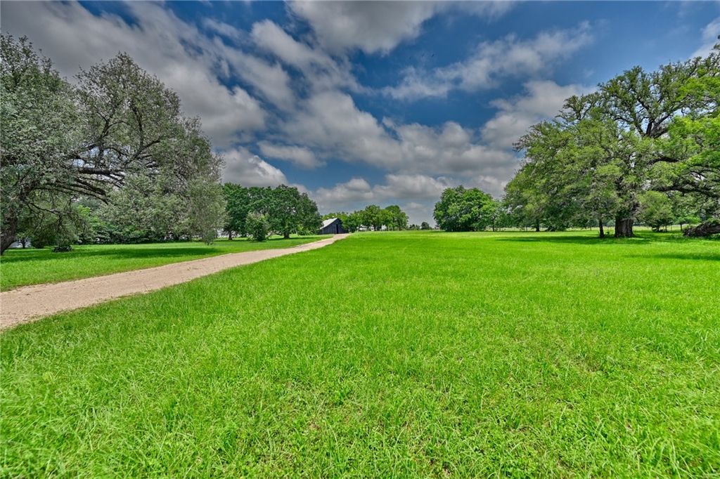 810 Highway 237, Burton, TX 77835 — exterior