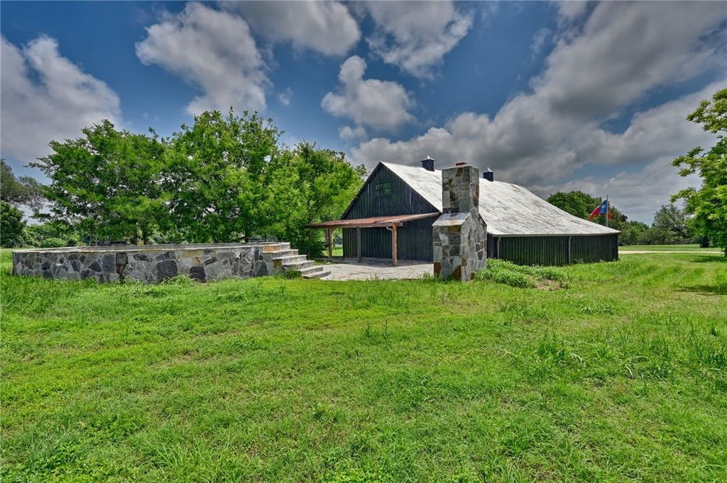 810 Highway 237, Burton, TX 77835 — photo 3