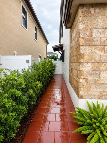 10944 W 35th Lane, Hialeah, FL 33018