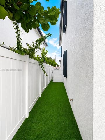 10944 W 35th Lane, Hialeah, FL 33018