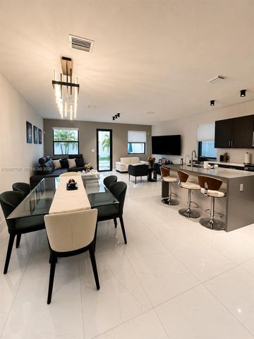 10944 W 35th Lane, Hialeah, FL 33018