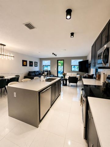 10944 W 35th Lane, Hialeah, FL 33018