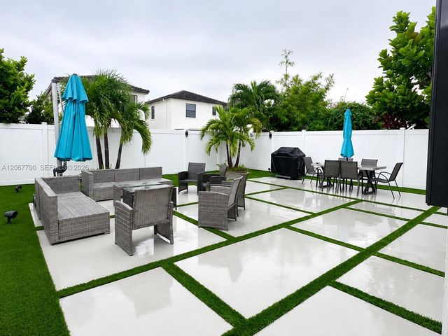 10944 W 35th Lane, Hialeah, FL 33018