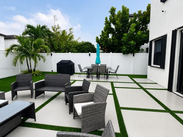 10944 W 35th Lane, Hialeah, FL 33018