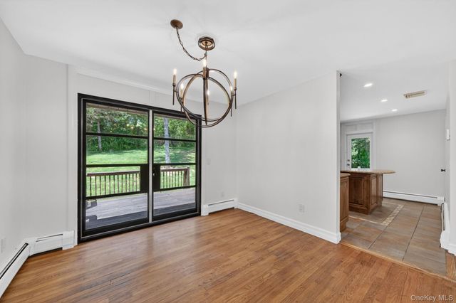21 Crest Court, Hopewell Junction, NY 12533