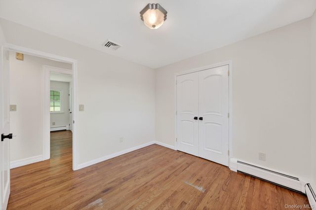 21 Crest Court, Hopewell Junction, NY 12533