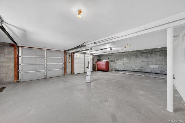 21 Crest Court, Hopewell Junction, NY 12533