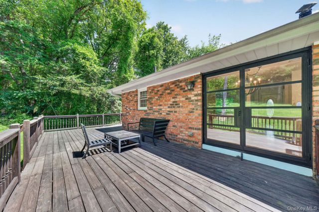 21 Crest Court, Hopewell Junction, NY 12533