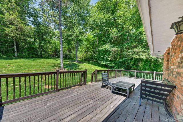 21 Crest Court, Hopewell Junction, NY 12533