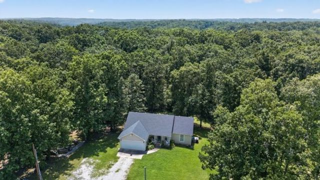 6836 Primm Springs Rd, Lyles, TN 37098