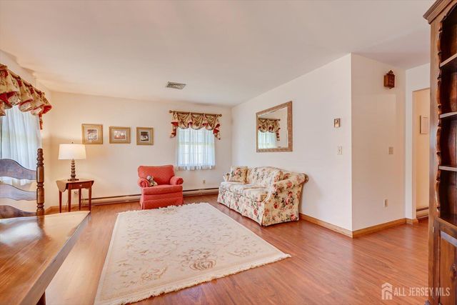 5 Charles Street, Sayreville, NJ 08879
