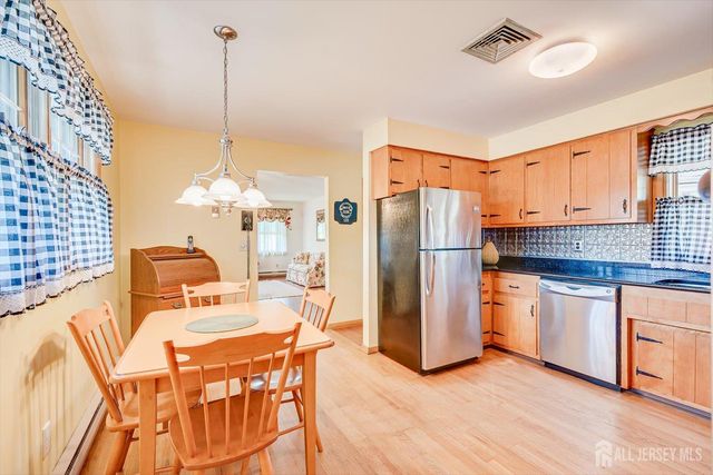 5 Charles Street, Sayreville, NJ 08879