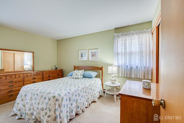 5 Charles Street, Sayreville, NJ 08879