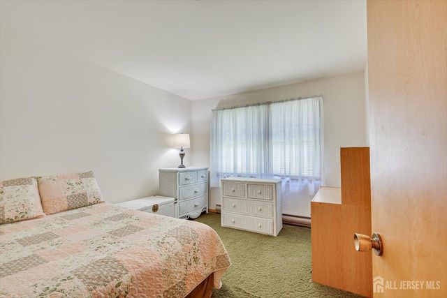 5 Charles Street, Sayreville, NJ 08879