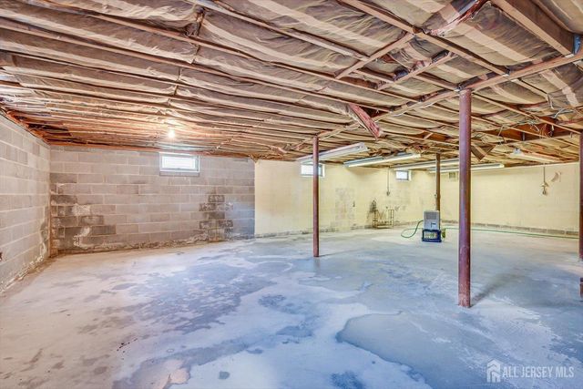 5 Charles Street, Sayreville, NJ 08879