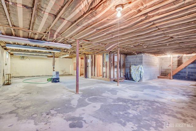 5 Charles Street, Sayreville, NJ 08879