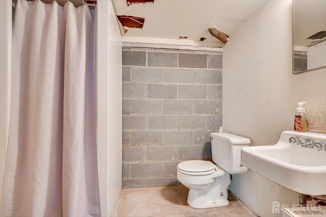 5 Charles Street, Sayreville, NJ 08879