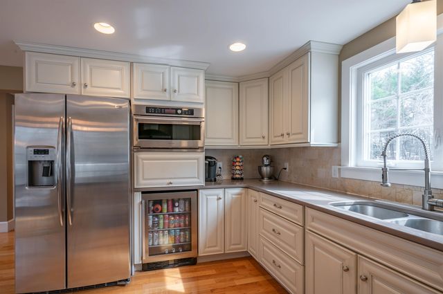 26 Danville Road, Kingston, NH 03848