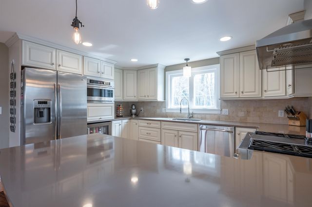 26 Danville Road, Kingston, NH 03848