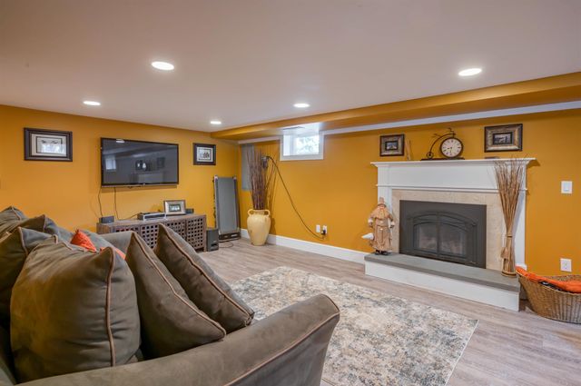 26 Danville Road, Kingston, NH 03848