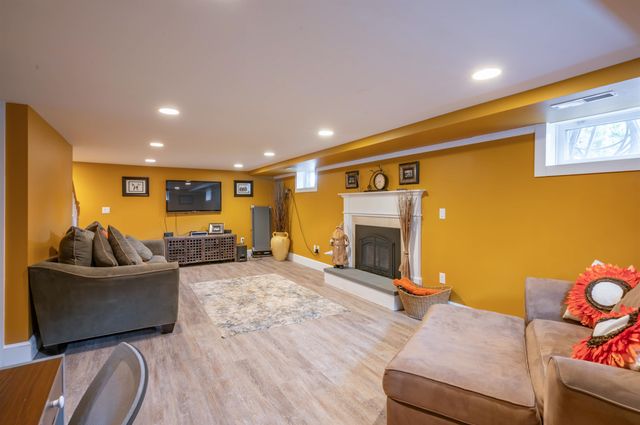 26 Danville Road, Kingston, NH 03848