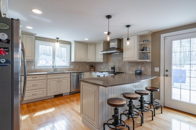 26 Danville Road, Kingston, NH 03848