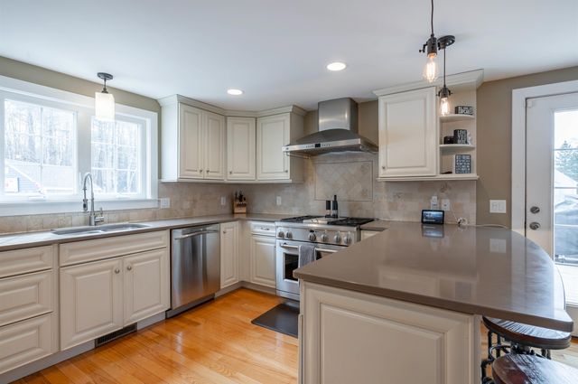 26 Danville Road, Kingston, NH 03848