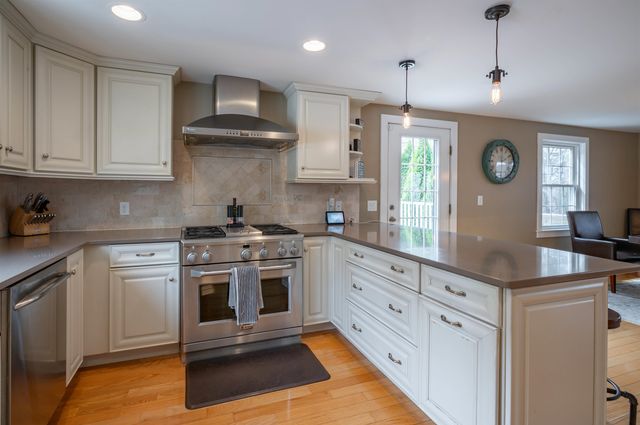 26 Danville Road, Kingston, NH 03848