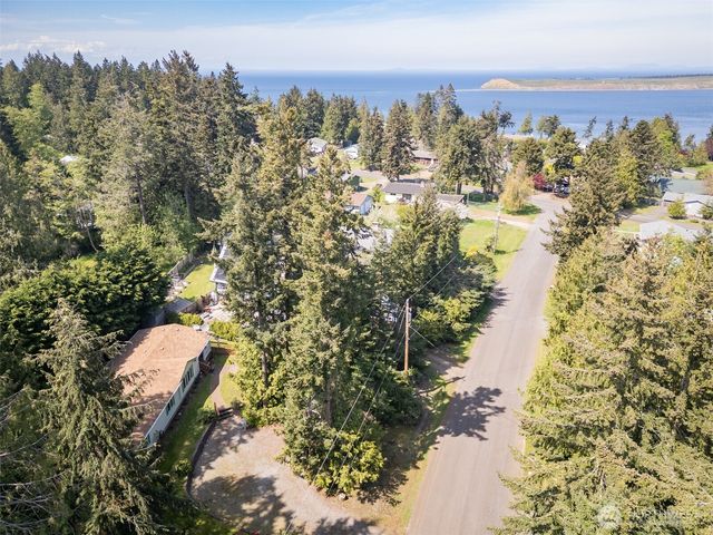 423 Fleming Drive, Sequim, WA 98382