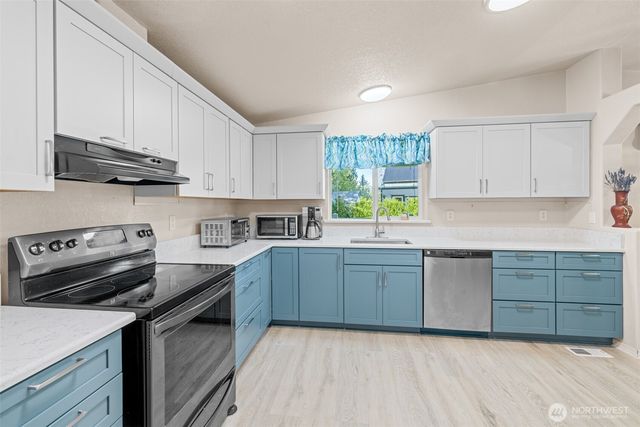 423 Fleming Drive, Sequim, WA 98382