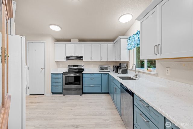 423 Fleming Drive, Sequim, WA 98382