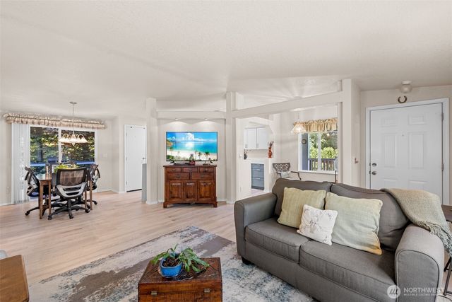 423 Fleming Drive, Sequim, WA 98382