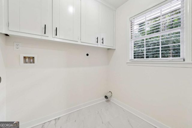 2055 Oak Road, Snellville, GA 30078