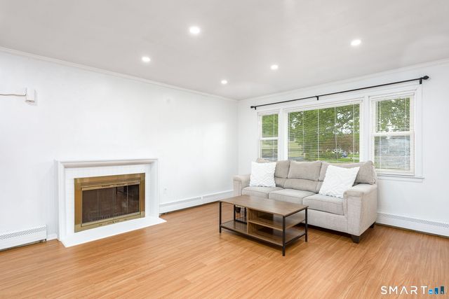34 Grande Avenue, Windsor, CT 06095
