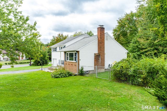 34 Grande Avenue, Windsor, CT 06095
