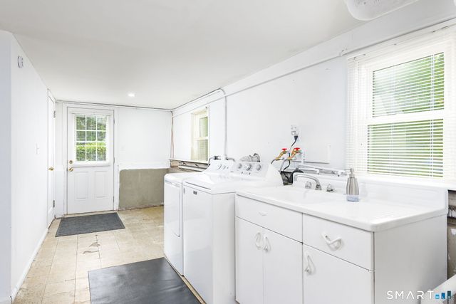 34 Grande Avenue, Windsor, CT 06095