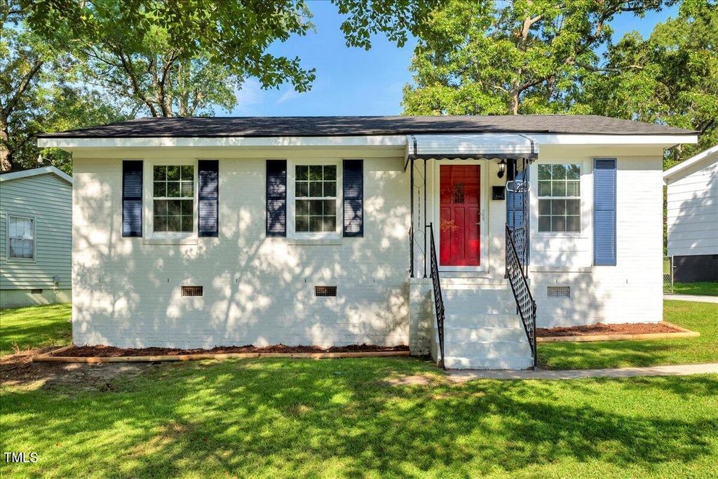 120 Southgate Drive, Roanoke Rapids, NC 27870