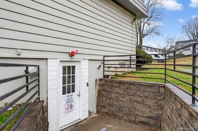 15 White Gate Road D, Wappingers Falls, NY 12590