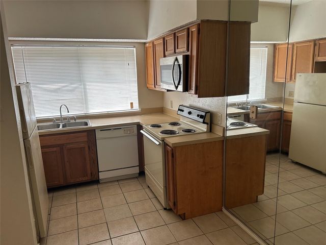 9747 Whitehurst Lane 85, Dallas, TX 75243