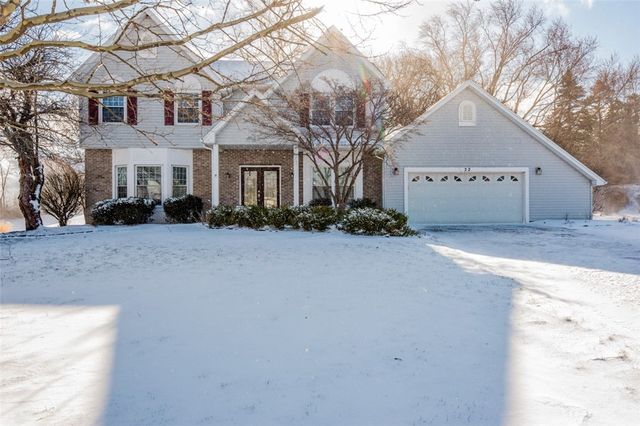 22 Ryder Cup Circle, Pittsford, NY 14534